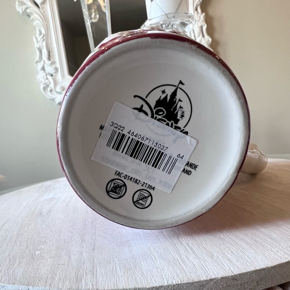 ☠️ POISON APPLE Disney Snow White Ceramic Travel Mug Red NEW - Picture 5 of 7